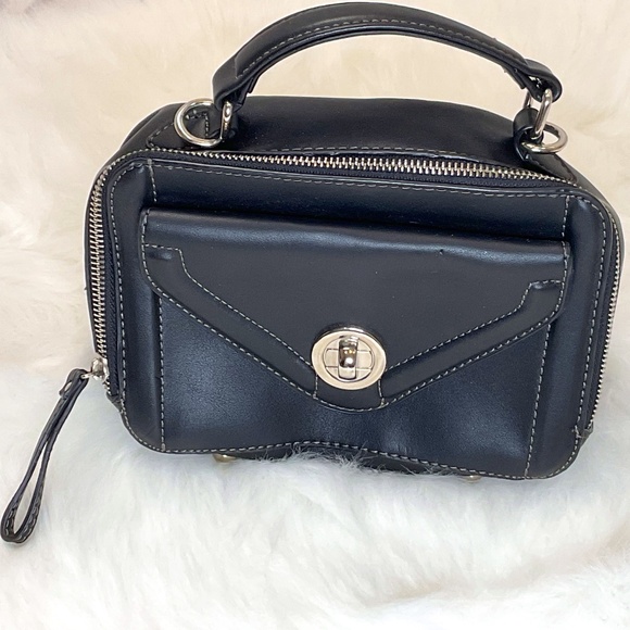 NWOT David Jones Paris Black Crossbody Purse/Clutch With Hand Strap/Pockets - Picture 1 of 12